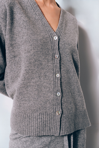 Ženski kardigan